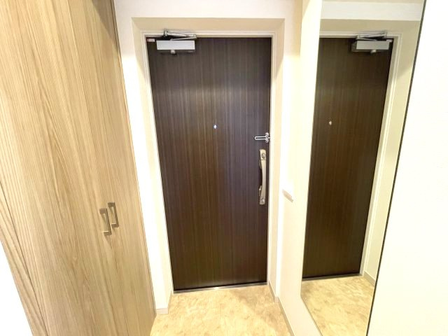 スプランディッド中之島WESTの玄関|イメージとして同建物他部屋を表示しています