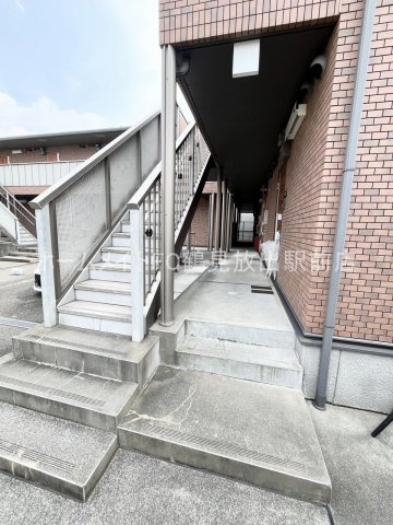 リバーサイドルーチェB棟のエントランス