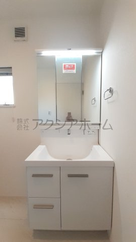 入間市扇台6丁目・全1棟　新築一戸建　～LDK吹抜け～の独立洗面台