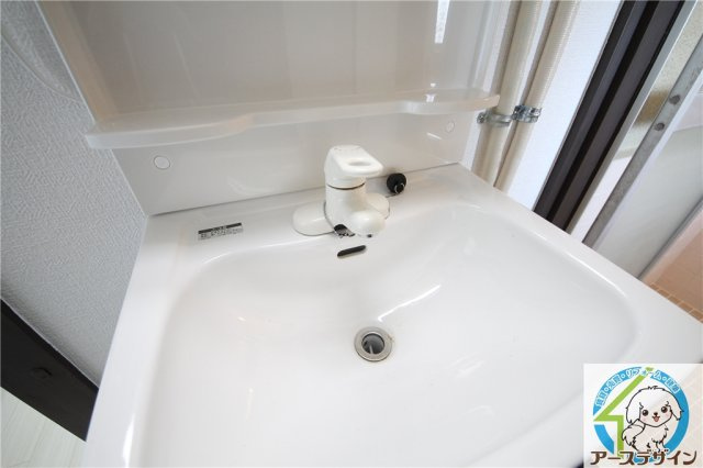 別所マンションの独立洗面台