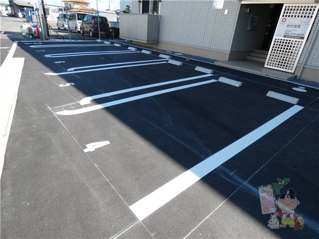 グランソレイユの駐車場
