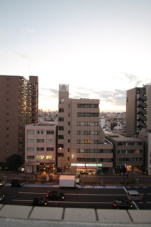 間取り反転タイプのお部屋の参考写真です。