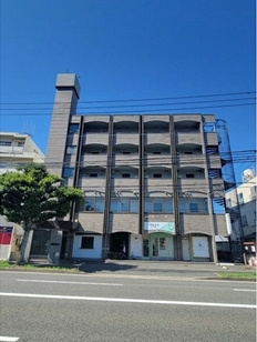 セレス九産大駅前の外観