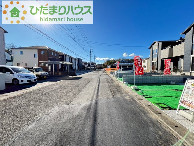 東松山市山崎町　　タマタウン　03の前面道路含む現地写真|前面道路が広いので駐車も楽々です。
