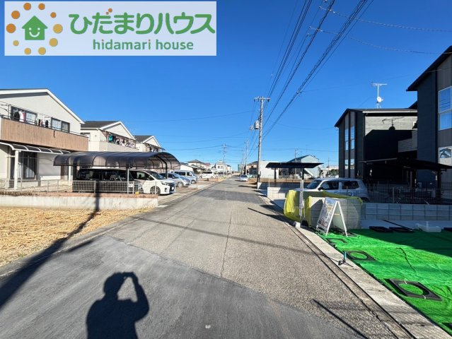 東松山市山崎町　未入居物件　タマタウン　07の前面道路含む現地写真|前面道路が広いので駐車もらくらくです。