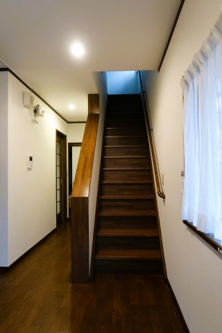 西伯郡伯耆町岸本　中古一戸建ての内装