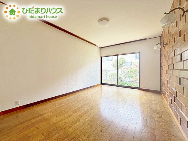 【洋室】 | ひたちなか市八幡町　中古戸建 | 明るい色の床なので、どんな家具でもマッチします☆彡