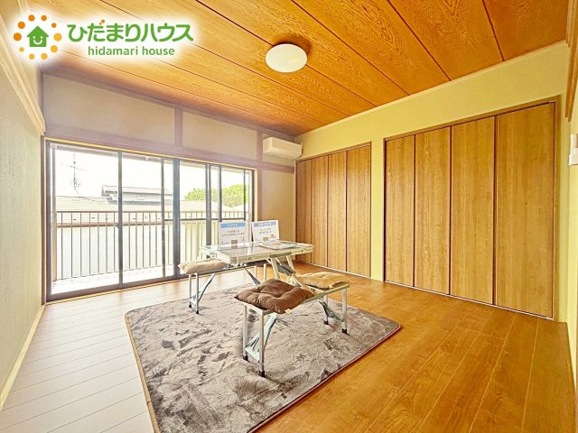【洋室】 | ひたちなか市八幡町　中古戸建 | お日様の光とさわやかな風をたっぷりとりこめます。室内はいつも明るい印象なので気持ちの良い朝を迎えられます。毎日の生活も明るくなりそうです。　　