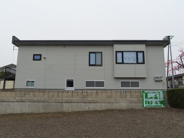 【外観】 | 網走市桂町３丁目２番１５号　平家建て中古売家（１階部分車庫）