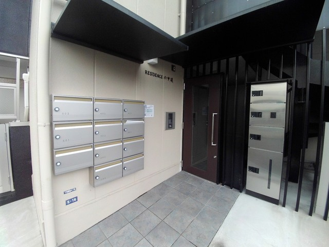 RESIDENCE六甲道のエントランス