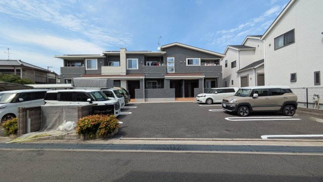 【駐車場】
