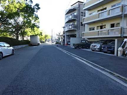 広島市南区比治山本町　土地の前面道路含む現地写真