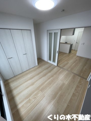 【寝室】 | Ａｒｌｅｓ（アルル） | 落ち着いた色調の寝室です