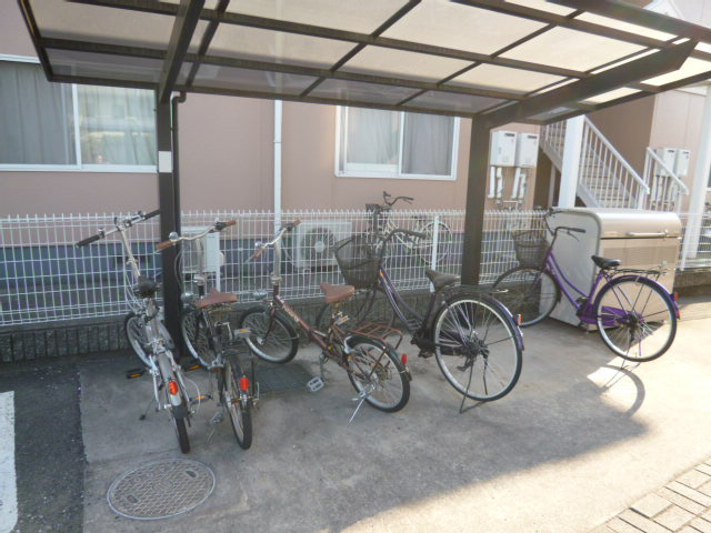 倉敷市老松町５丁目のアパートのその他共用部分|自転車置き場