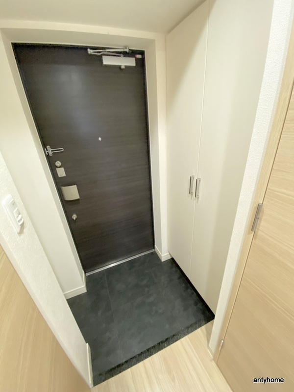 プレサンス谷町七丁目　仲介手数料無料の玄関