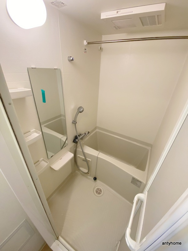 プレサンス谷町七丁目　仲介手数料無料の浴室