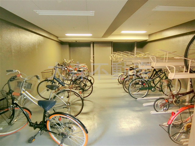 ルーブル大森九番館のその他共用部分|屋根付きラック式の駐輪場1K1台　2DK2台　