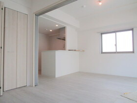 フェアリア船橋本町の洋室