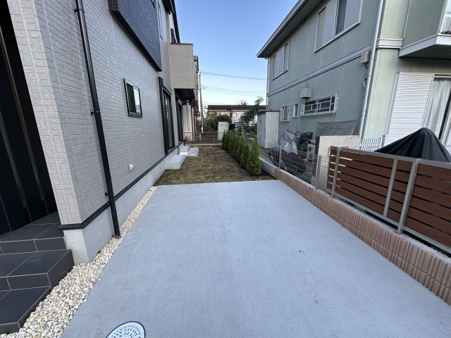 清瀬市中清戸5丁目全2棟の駐車場