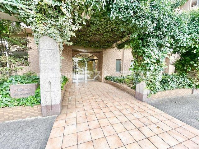 メロディーハイム鶴見パークオアシスのエントランス