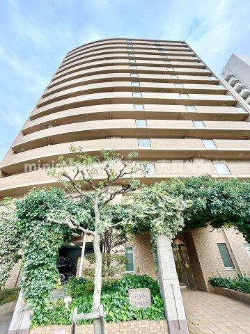 メロディーハイム鶴見パークオアシスのエントランス