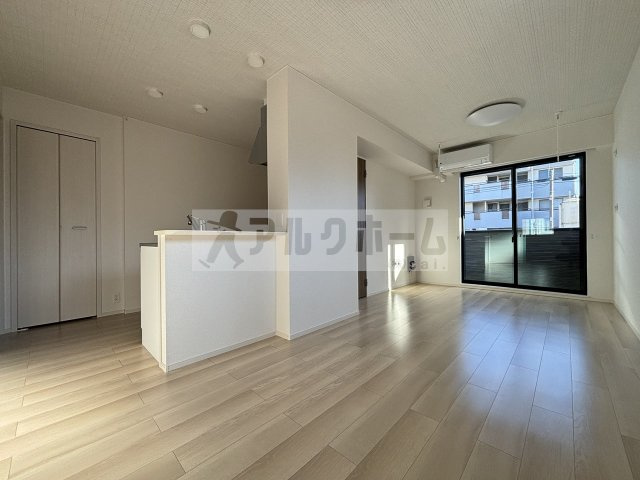 ジノアルバの居間・リビング