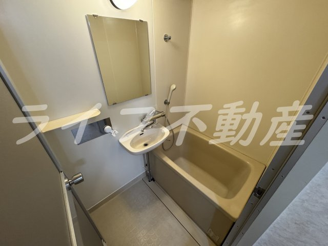 サントハウス小阪の浴室|落ち着いた空間のお風呂です