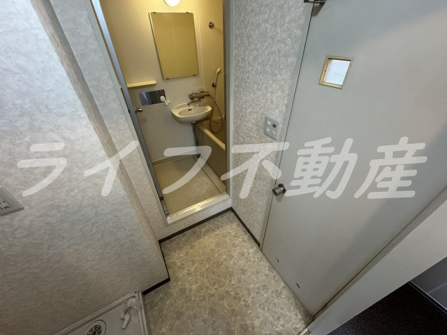 サントハウス小阪の洗面所|忙しい朝には欠かせない洗面所です