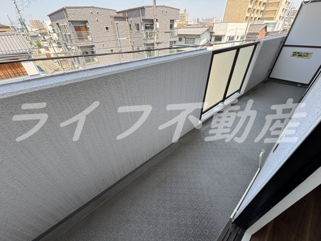 サントハウス小阪のバルコニー|バルコニーがあります
