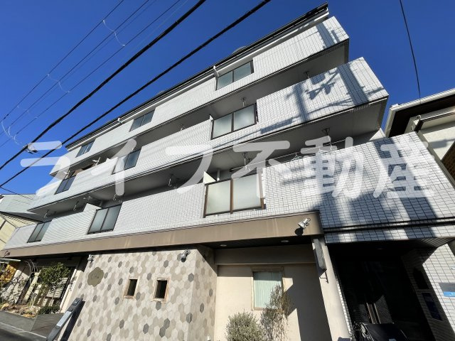 サントハウス小阪の外観|きれいな外観です