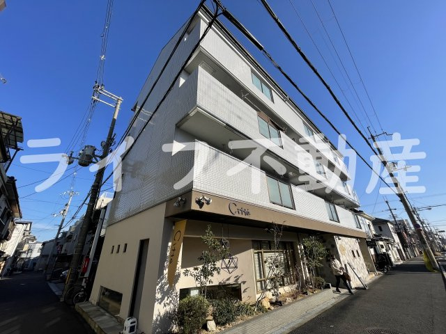 サントハウス小阪の外観|きれいな外観です