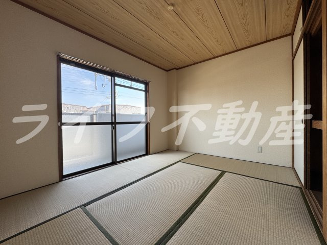 サントハウス小阪の寝室|落ち着いて過ごせるお部屋なので、寝室にいかがでしょうか