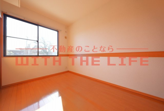 ア・ルーラ東合川【10,000円キャッシュバック対象物件】の洋室|落ち着いた色調の洋室です