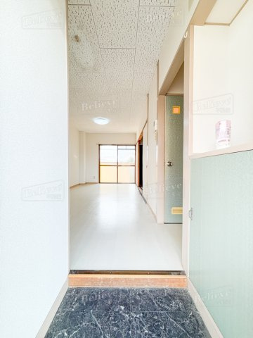 権藤ビルの玄関|シューズボックス付きの玄関☆