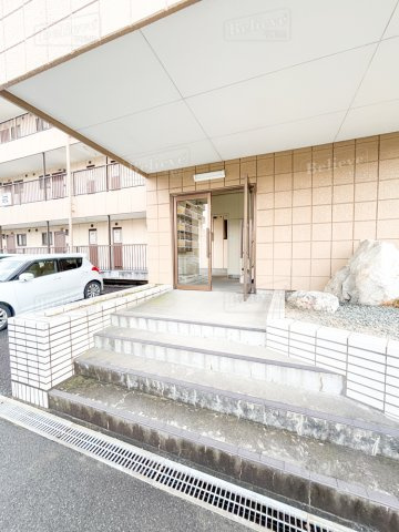 権藤ビルのエントランス|共用のエントランス部分☆