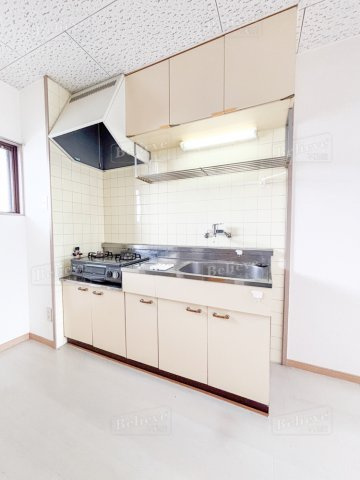 権藤ビルのキッチン|使い勝手の良いシステムキッチンです♪
