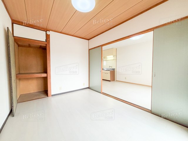 権藤ビルの寝室|押し入れ付きの寝室です☆