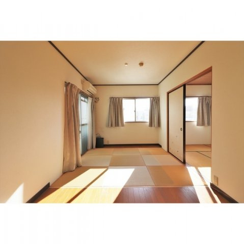 コアフィール柴田の居間・リビング