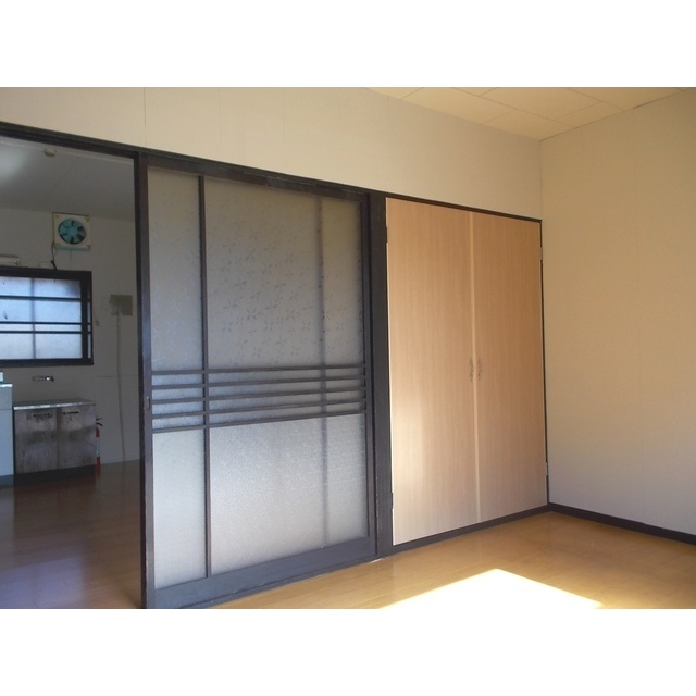 加納本町７丁目アパートの居間・リビング