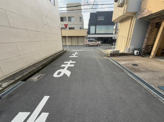 【前面道路含む現地写真】