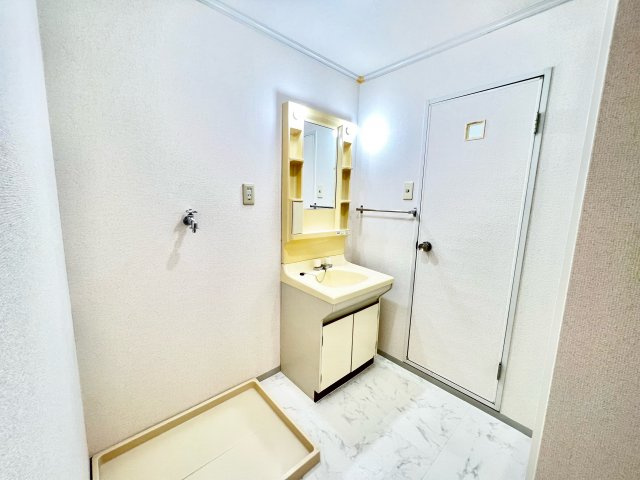 ヴィラモデルナAの洗面所|※別部屋参考写真