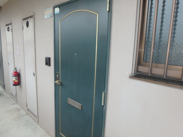 コーラル半田の玄関