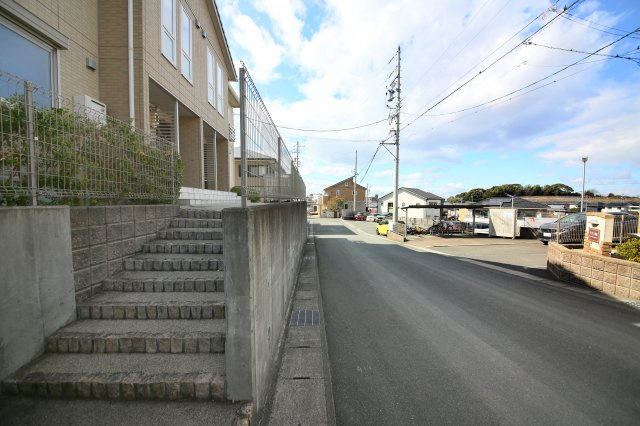 SEVEN桃山 B棟の駐車場