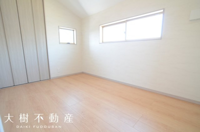 【洋室】 | 座間市新田宿　新築戸建て　全１棟【仲介手数料無料】 | 2階　洋室2（5.37帖）