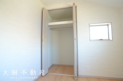 【洋室】 | 座間市新田宿　新築戸建て　全１棟【仲介手数料無料】 | 2階　洋室2（5.37帖）クローゼット