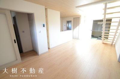 【居間・リビング】 | 座間市新田宿　新築戸建て　全１棟【仲介手数料無料】 | 【仲介手数料無料でご紹介可能です】大樹不動産