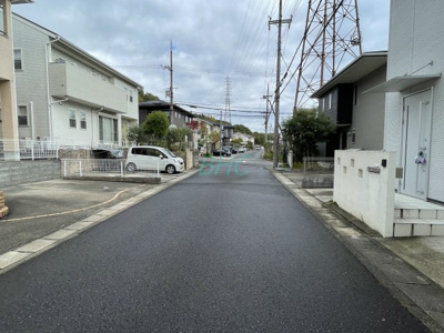【前面道路含む現地写真】 | 松が丘５丁目