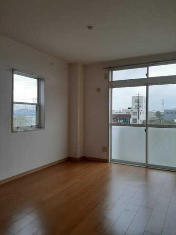 ニューシティ谷川の居間・リビング