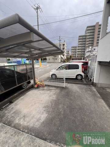 川地ハイツの駐車場