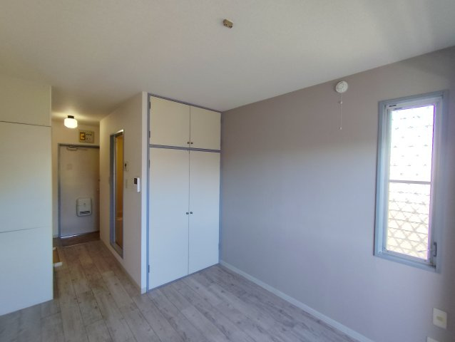 キャッスルアメニティの洋室